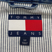 Load image into Gallery viewer, Vintage Tommy Hilfiger Tommy Jeans Sailing Gear Denim Trucker Jacket Men’s Small