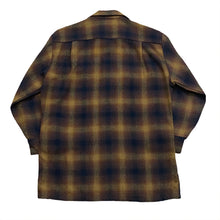 Load image into Gallery viewer, Vintage Sportsman Cal-Made Plaid Wool Loop Collar Shirt Men’s Small