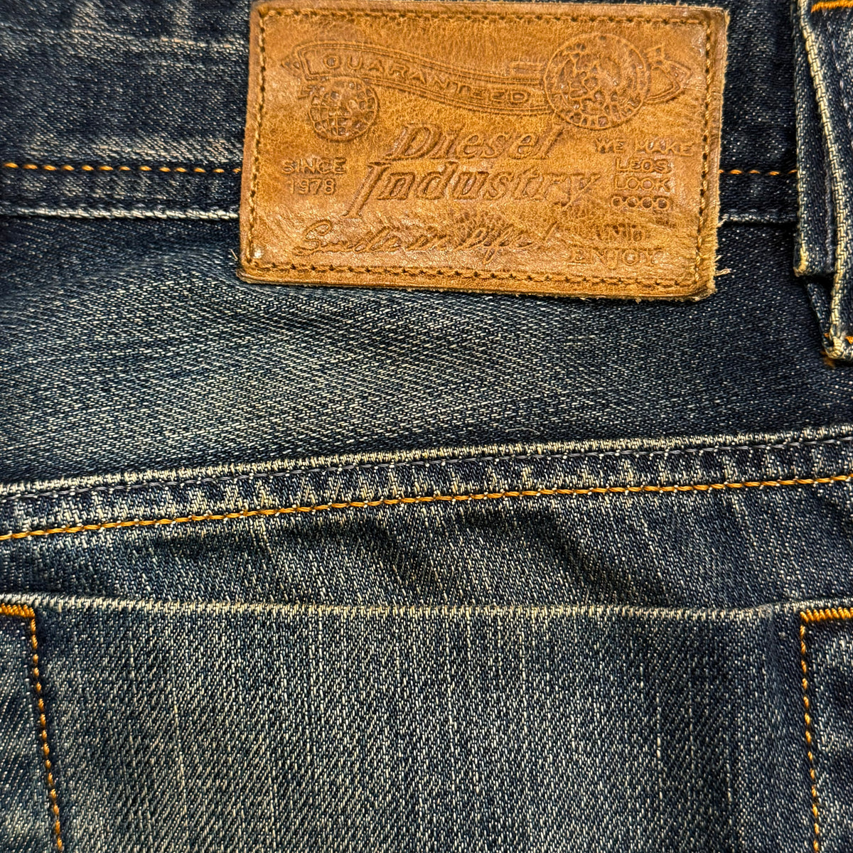 Diesel Viker R Box 008J4 Medium Wash Straight Leg Jeans Men’s 32 X 32