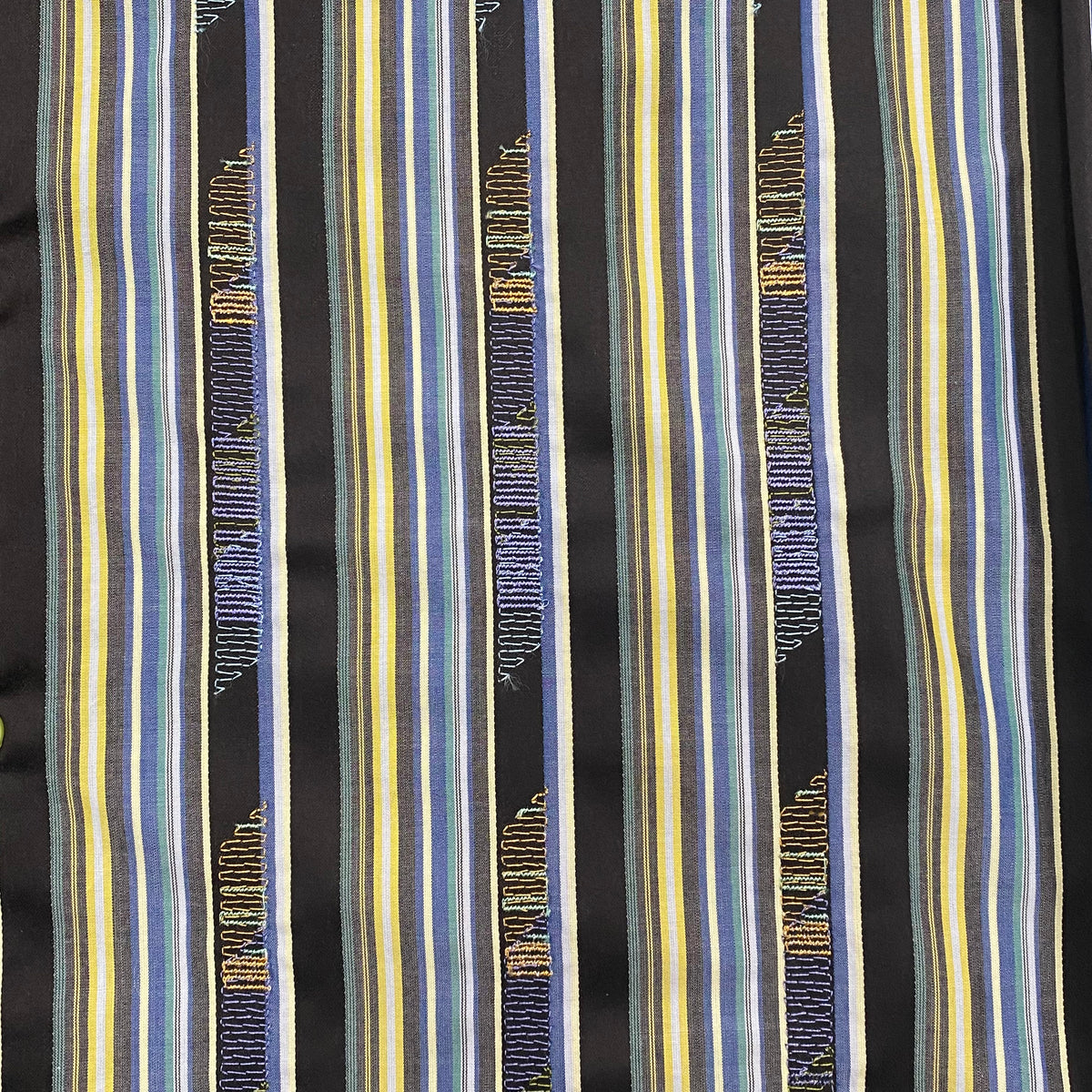 Robert Graham Striped Multicolor Flip Cuff Embroidered Mosaic Trim Button Up Shirt Men’s Medium