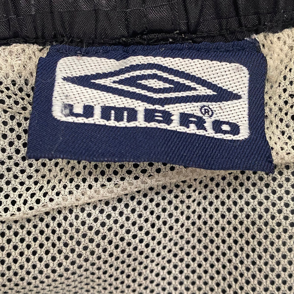 Vintage Umbro Black Checkered Mesh Lined Soccer Shorts Men’s 34