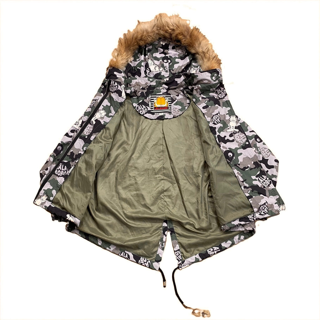 Lalabobo Garfield Sequin Logo Camo Racoon Fur Trim Hooded Jacket Women’s Large