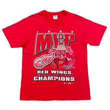 Load image into Gallery viewer, Vintage 1998 NHL Detroit Red Wings Stanley Cup Champions MVP Steve Yzerman T-Shirt Men’s Large
