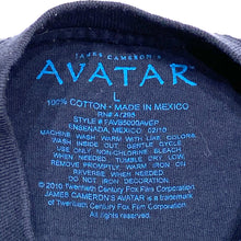 Load image into Gallery viewer, James Cameron&#39;s Avatar 2010 T-Shirt Youth Large
