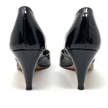 Load image into Gallery viewer, Vintage 90&#39;s Roberto Capucci Labelle High Heels Size 6.5 AA with Box
