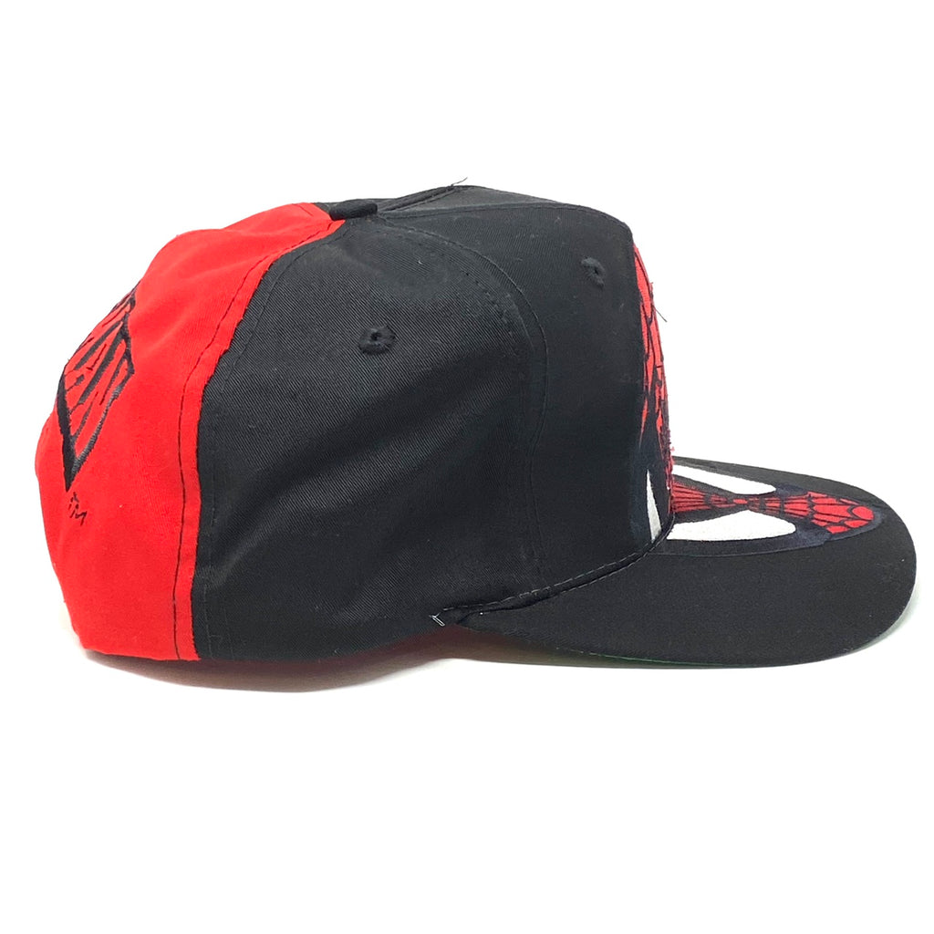 Right side view of Vintage 1994 Black Marvel Comics Spider-Man Embroidered Snapback Hat.