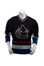 Load image into Gallery viewer, Vintage Pro Player NHL Vancouver Canucks Jersey Men&#39;s Small

