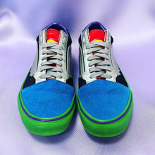 Load image into Gallery viewer, Vans x Marvel Avengers Sneakers Men’s Size 7 Women’s Size 8.5
