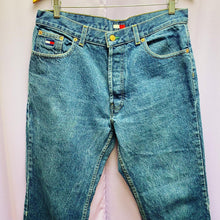 Load image into Gallery viewer, Vintage Y2K Tommy Hilfiger Flag Patch Boot Cut Jeans Men’s Size 34
