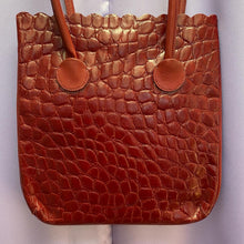 Load image into Gallery viewer, Casa Lopez Leather Shoulder Bag
