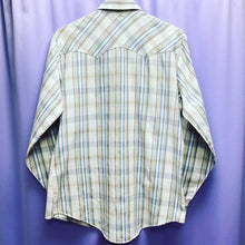 Load image into Gallery viewer, Vintage 70’s Levis WPL 423 Plaid Pearl Snap Western Shirt Men’s Medium
