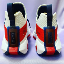 Load image into Gallery viewer, Nike LeBron Soldier XIV USA Basketball Sneakers Men’s Size 10 With Box Like New
